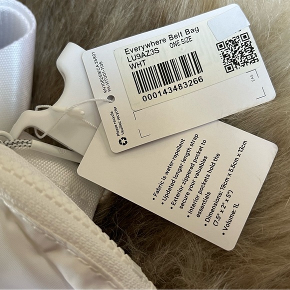 Lululemon 🦄 TRUE WHITE Everywhere Belt Bag Ext Strap NWT VERY RARE - Picture 11 of 15